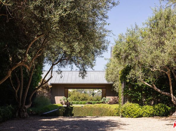 859 Woodacres Road, Santa Monica CA 90402