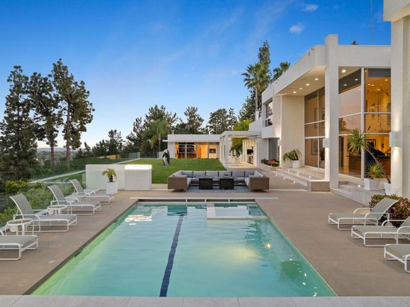 300 N San Rafael Avenue, Pasadena CA 91105