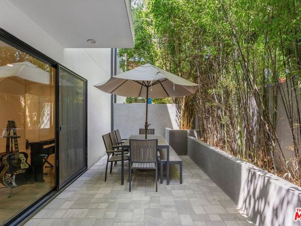 4724 N Village Court Lane, Valley Village CA 91607