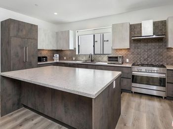 4724 N Village Court Lane