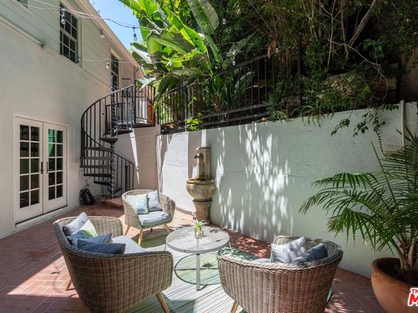 2055 Outpost Drive, Los Angeles CA 90068