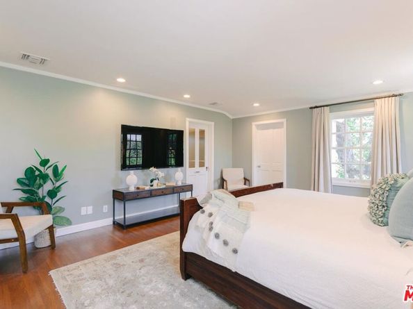 2055 Outpost Drive, Los Angeles CA 90068