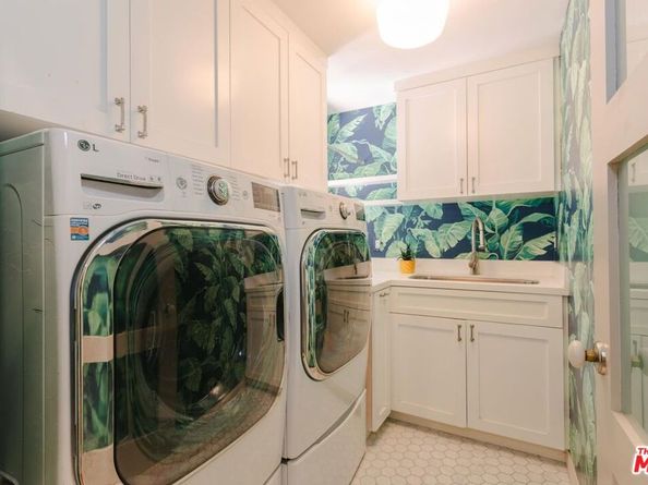 2055 Outpost Drive, Los Angeles CA 90068