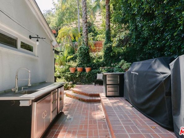 2055 Outpost Drive, Los Angeles CA 90068