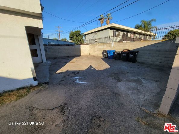 3834 Maple Avenue, Los Angeles CA 90011