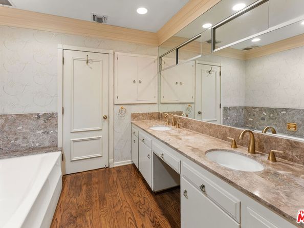 5347 Winnetka Avenue, Woodland Hills CA 91364