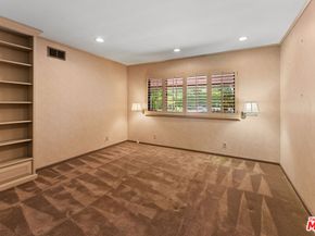 5347 Winnetka Avenue, Woodland Hills CA 91364