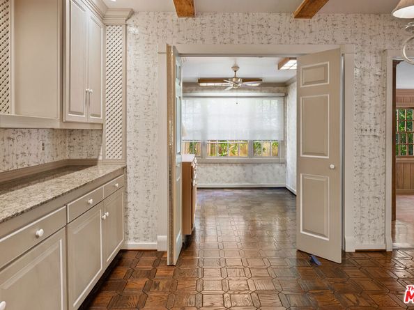 5347 Winnetka Avenue, Woodland Hills CA 91364