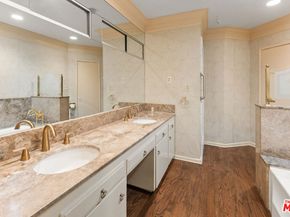 5347 Winnetka Avenue, Woodland Hills CA 91364