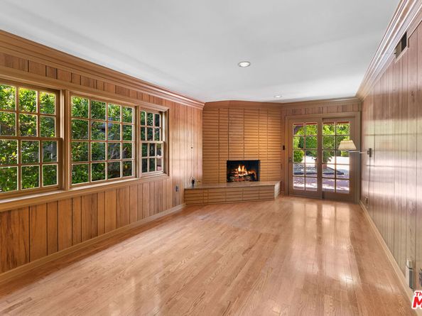 5347 Winnetka Avenue, Woodland Hills CA 91364