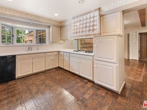 5347 Winnetka Avenue, Woodland Hills CA 91364