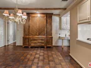 5347 Winnetka Avenue, Woodland Hills CA 91364