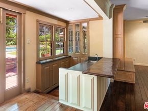 5347 Winnetka Avenue, Woodland Hills CA 91364