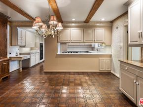 5347 Winnetka Avenue, Woodland Hills CA 91364