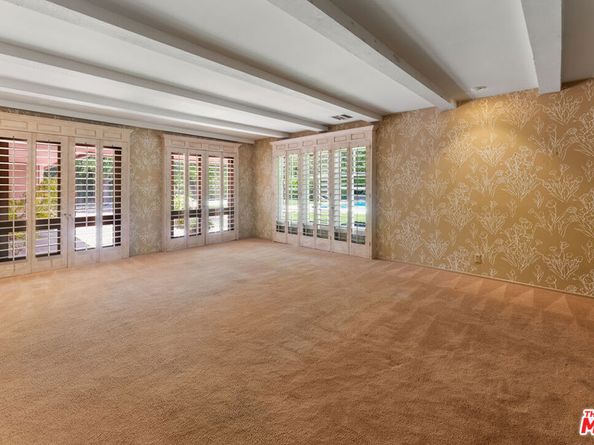 5347 Winnetka Avenue, Woodland Hills CA 91364