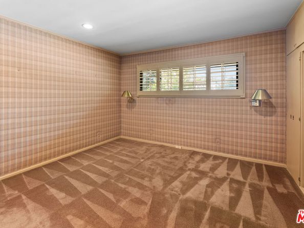 5347 Winnetka Avenue, Woodland Hills CA 91364