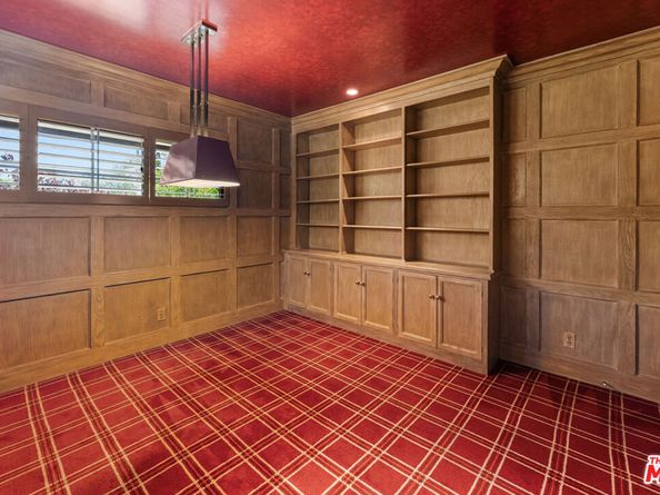 5347 Winnetka Avenue, Woodland Hills CA 91364