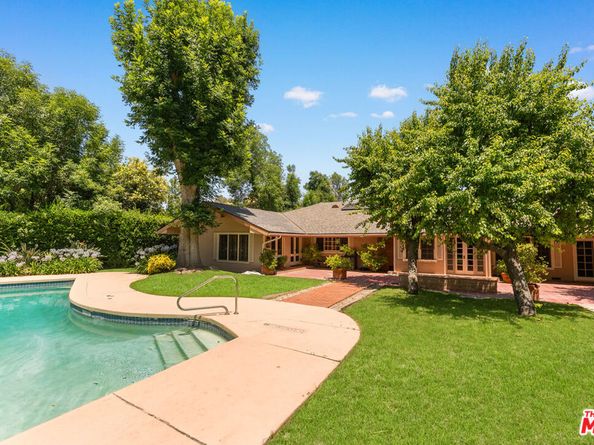 5347 Winnetka Avenue, Woodland Hills CA 91364