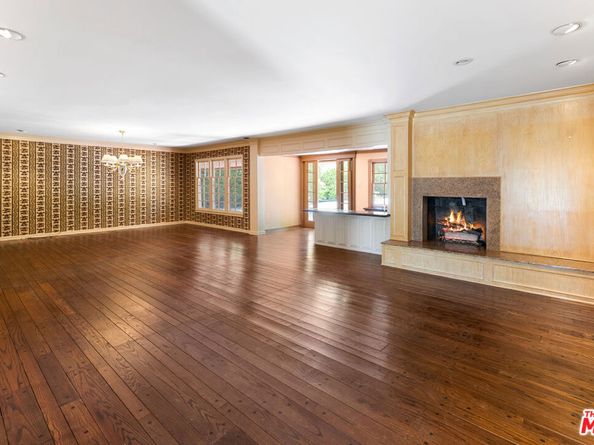 5347 Winnetka Avenue, Woodland Hills CA 91364