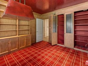 5347 Winnetka Avenue, Woodland Hills CA 91364