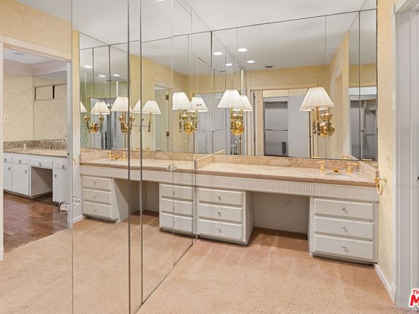 5347 Winnetka Avenue, Woodland Hills CA 91364
