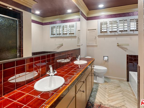 5347 Winnetka Avenue, Woodland Hills CA 91364