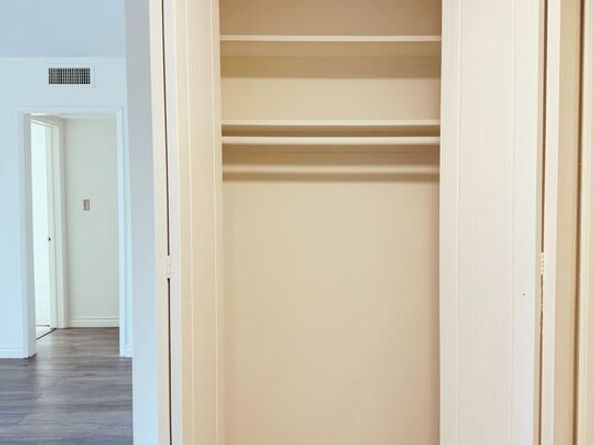 10707 Camarillo Street 117, North Hollywood CA 91602