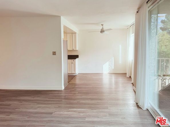 10707 Camarillo Street 117, North Hollywood CA 91602