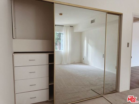 10707 Camarillo Street 117, North Hollywood CA 91602