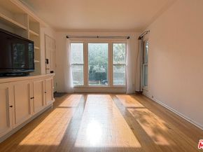 1701 Washington Avenue, Santa Monica CA 90403