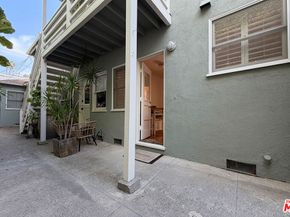 1701 Washington Avenue, Santa Monica CA 90403