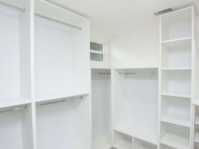 433 S Wilton Place, Los Angeles CA 90020