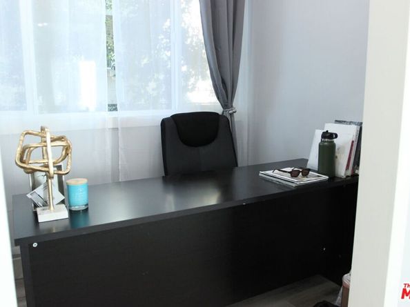 433 S Wilton Place, Los Angeles CA 90020