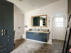 6823 Iris Circle, Los Angeles CA 90068
