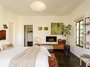 6823 Iris Circle, Los Angeles CA 90068