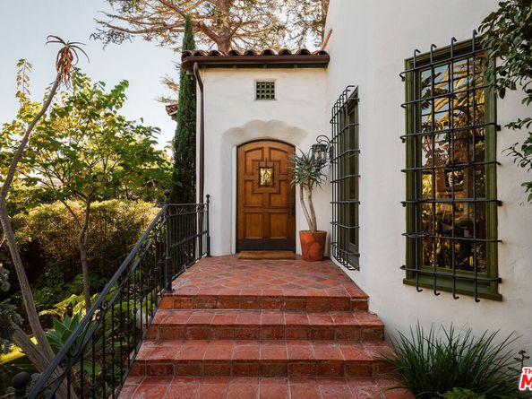 6823 Iris Circle, Los Angeles CA 90068