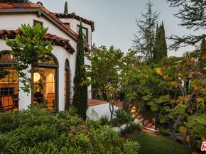 6823 Iris Circle, Los Angeles CA 90068