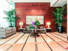 900 W Olympic 32K, Los Angeles CA 90015