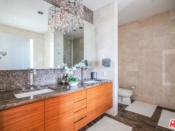 900 W Olympic 32K, Los Angeles CA 90015