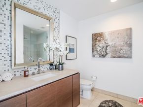 900 W Olympic 32K, Los Angeles CA 90015