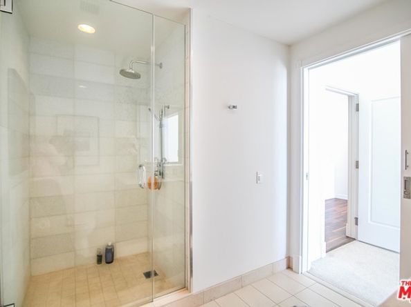 900 W Olympic 32K, Los Angeles CA 90015