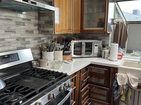 10515 S Manhattan Place, Los Angeles CA 90047