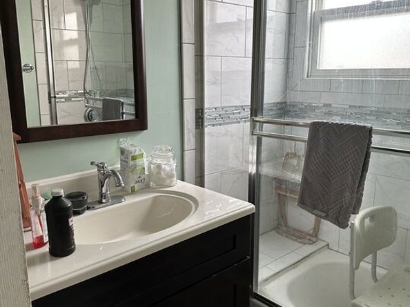 10515 S Manhattan Place, Los Angeles CA 90047