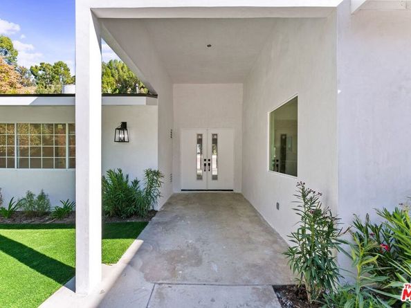 4800 Topeka Drive, Tarzana CA 91356