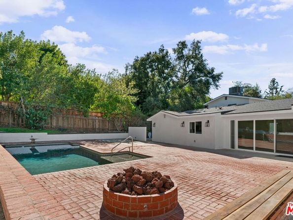 4800 Topeka Drive, Tarzana CA 91356