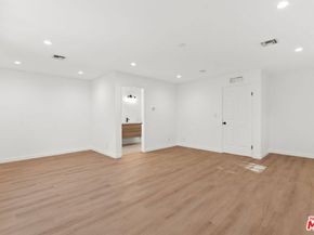 4800 Topeka Drive, Tarzana CA 91356