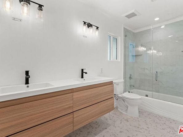 4800 Topeka Drive, Tarzana CA 91356