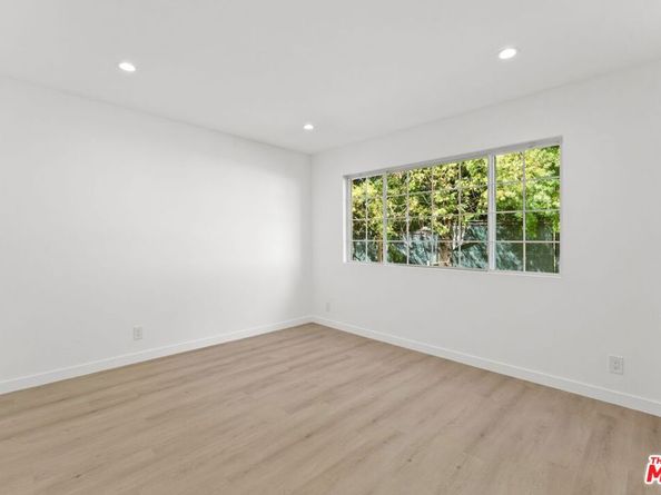 4800 Topeka Drive, Tarzana CA 91356