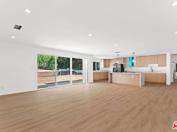 4800 Topeka Drive, Tarzana CA 91356