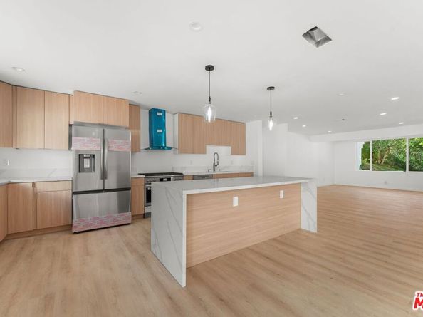 4800 Topeka Drive, Tarzana CA 91356